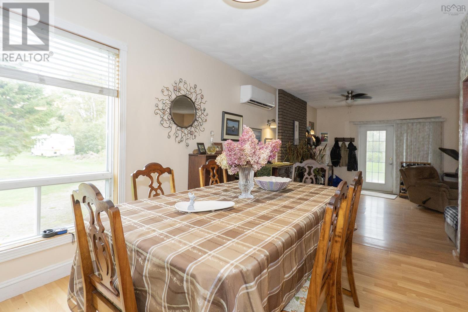 5862 Highway 6 Property Photo 12