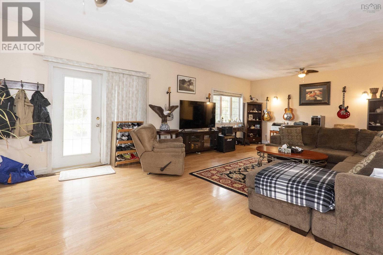 5862 Highway 6 Property Photo 15