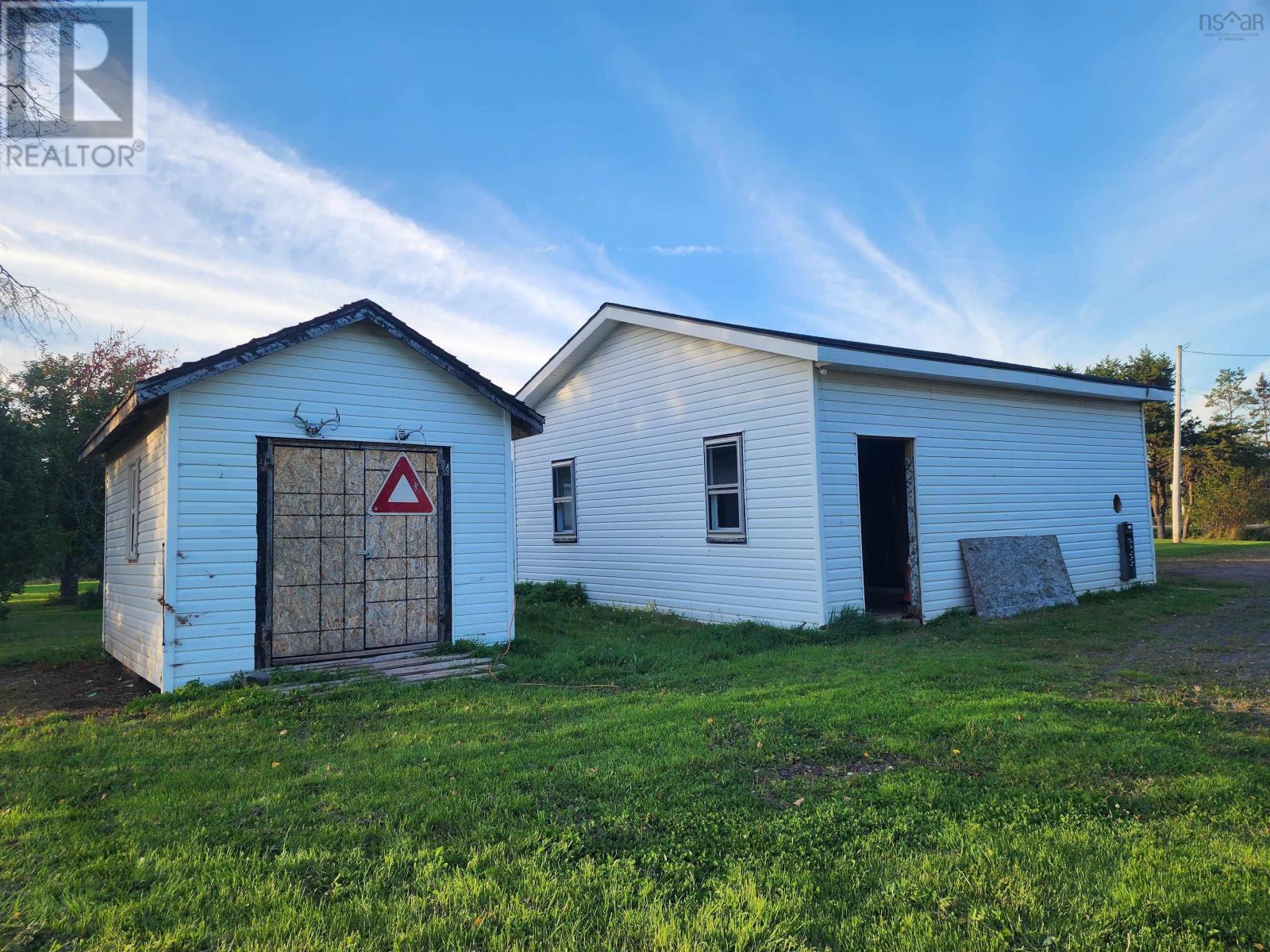 9340 Highway 366 Property Photo 6
