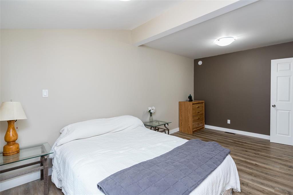 42 Colleen Avenue Property Photo 36