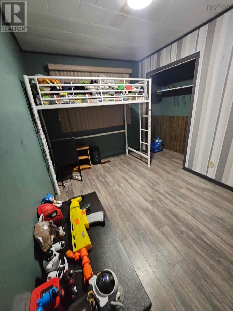 101 Tinkham Road Property Photo 10