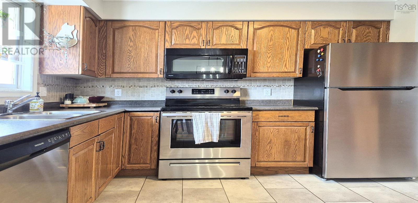 48 Townshend Avenue Property Photo 11