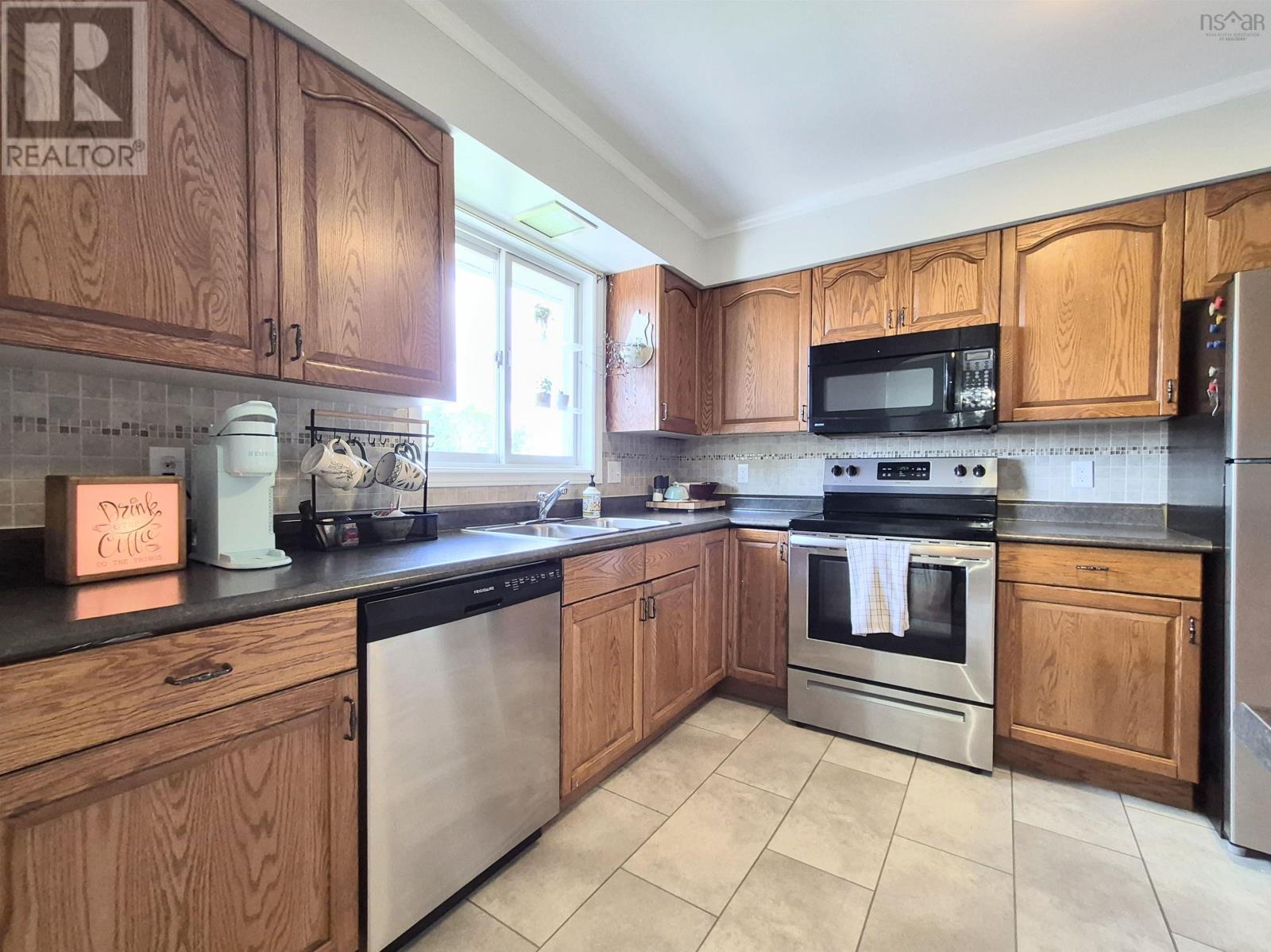 48 Townshend Avenue Property Photo 12