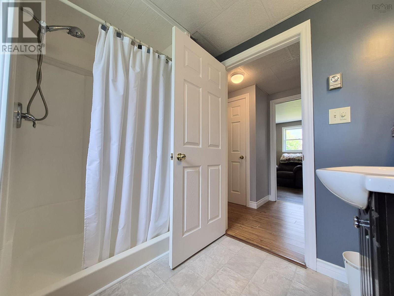 48 Townshend Avenue Property Photo 38