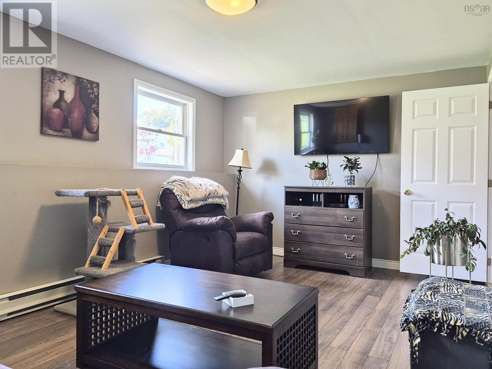 48 Townshend Avenue Property Photo 43