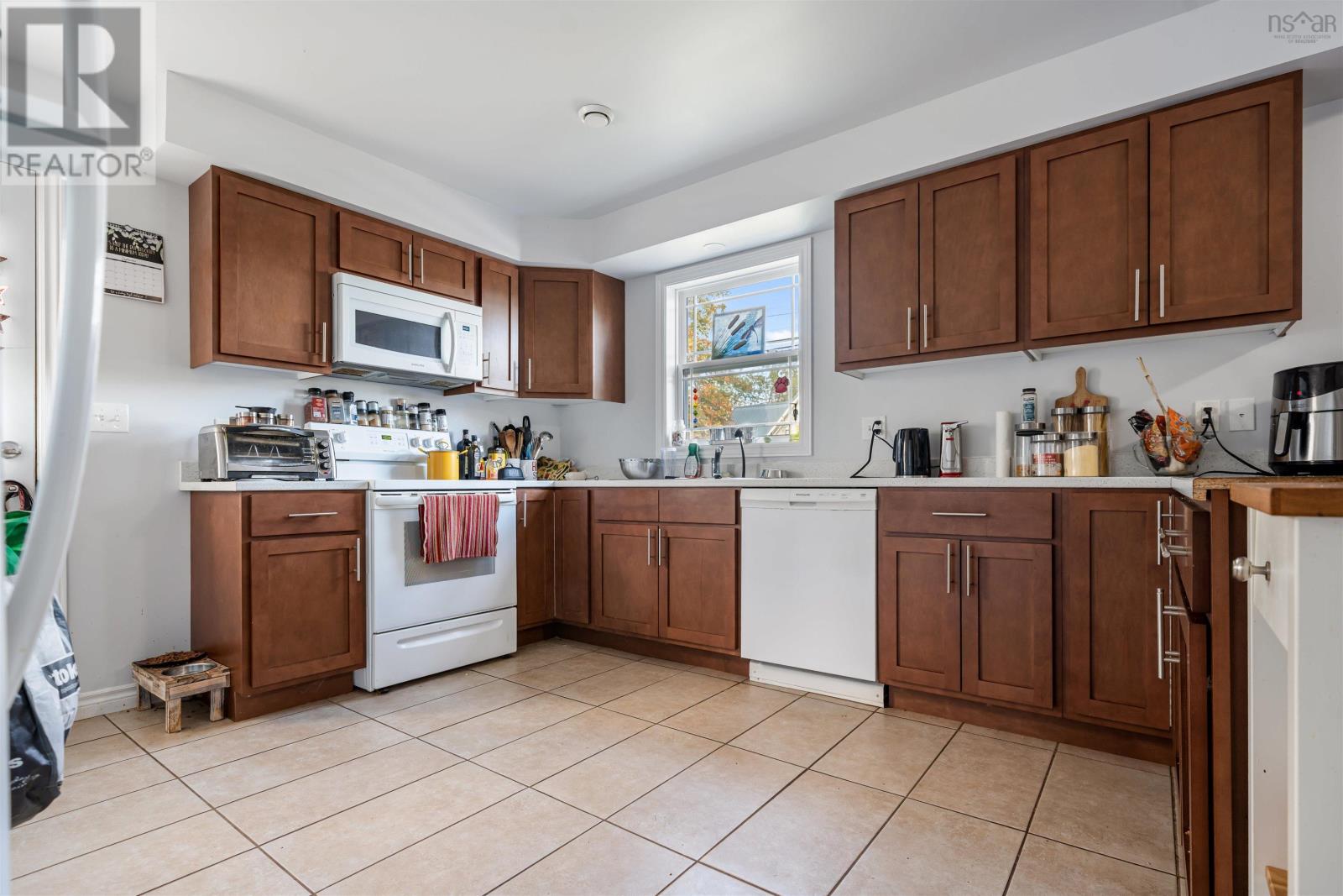428 Stewart Street Property Photo 8