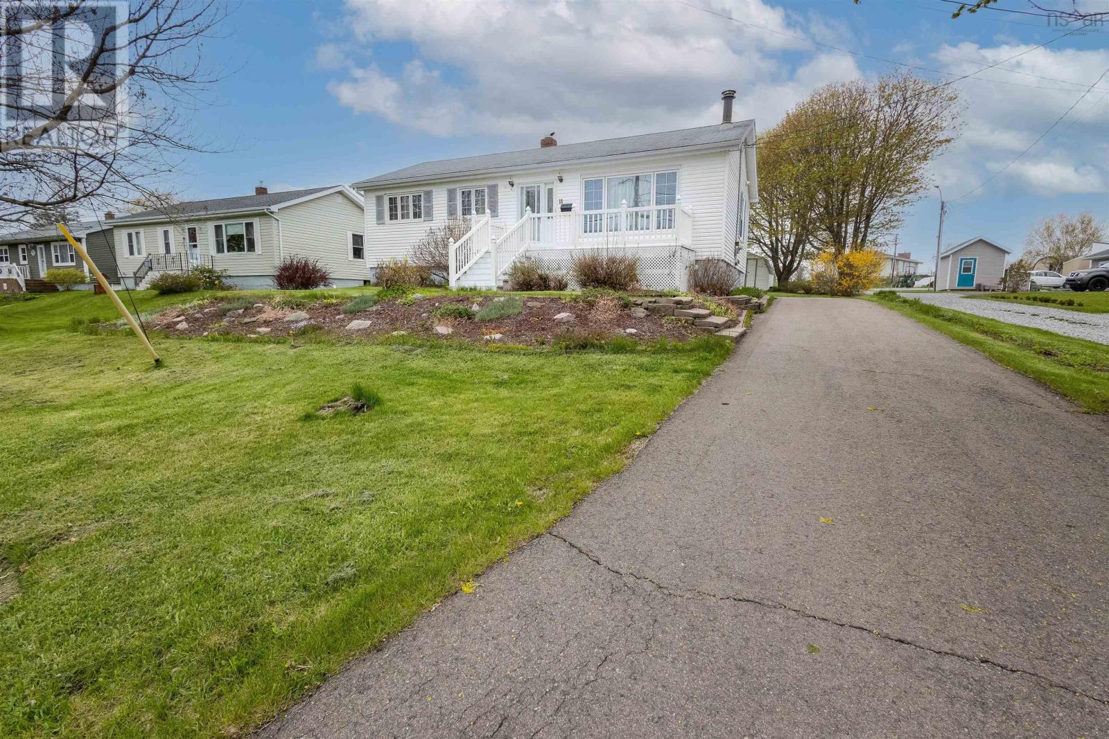 11 Maclean Street Property Photo 3
