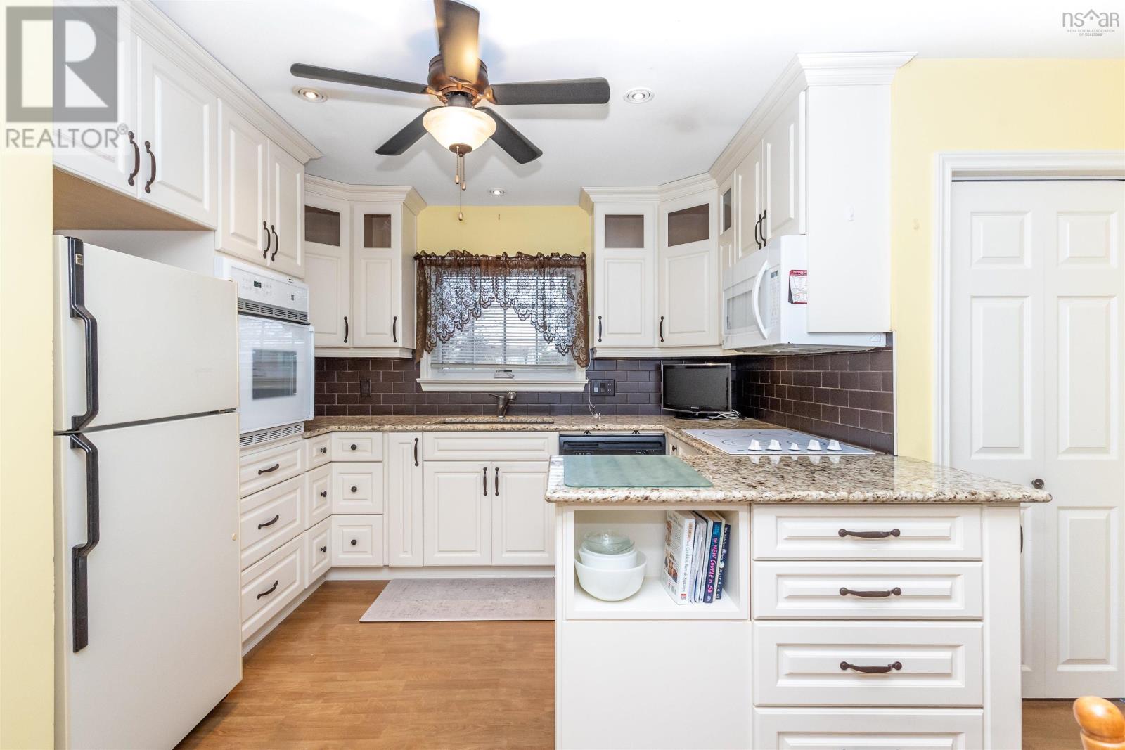 11 Maclean Street Property Photo 11