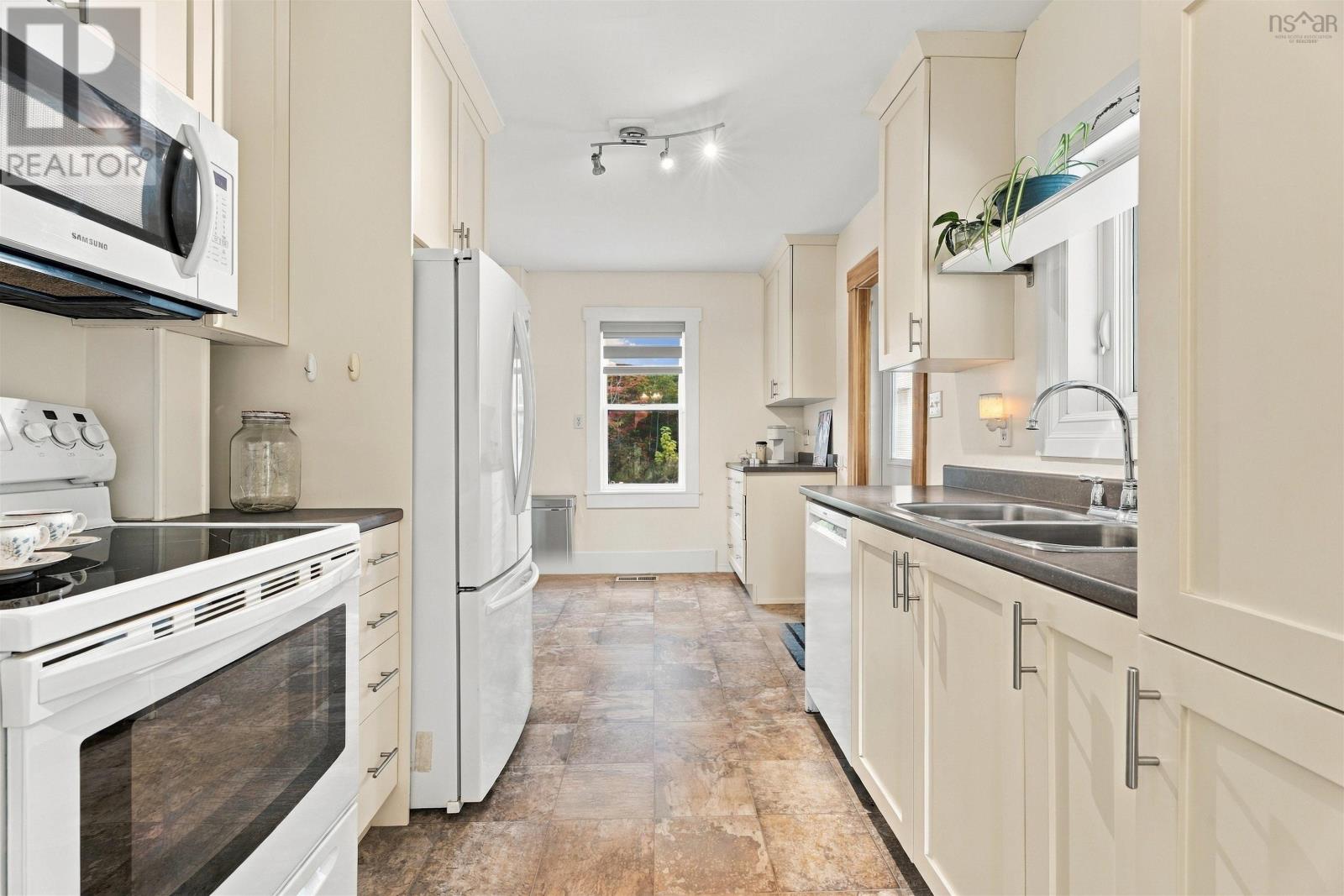 35 Riverside Lane Property Photo 10