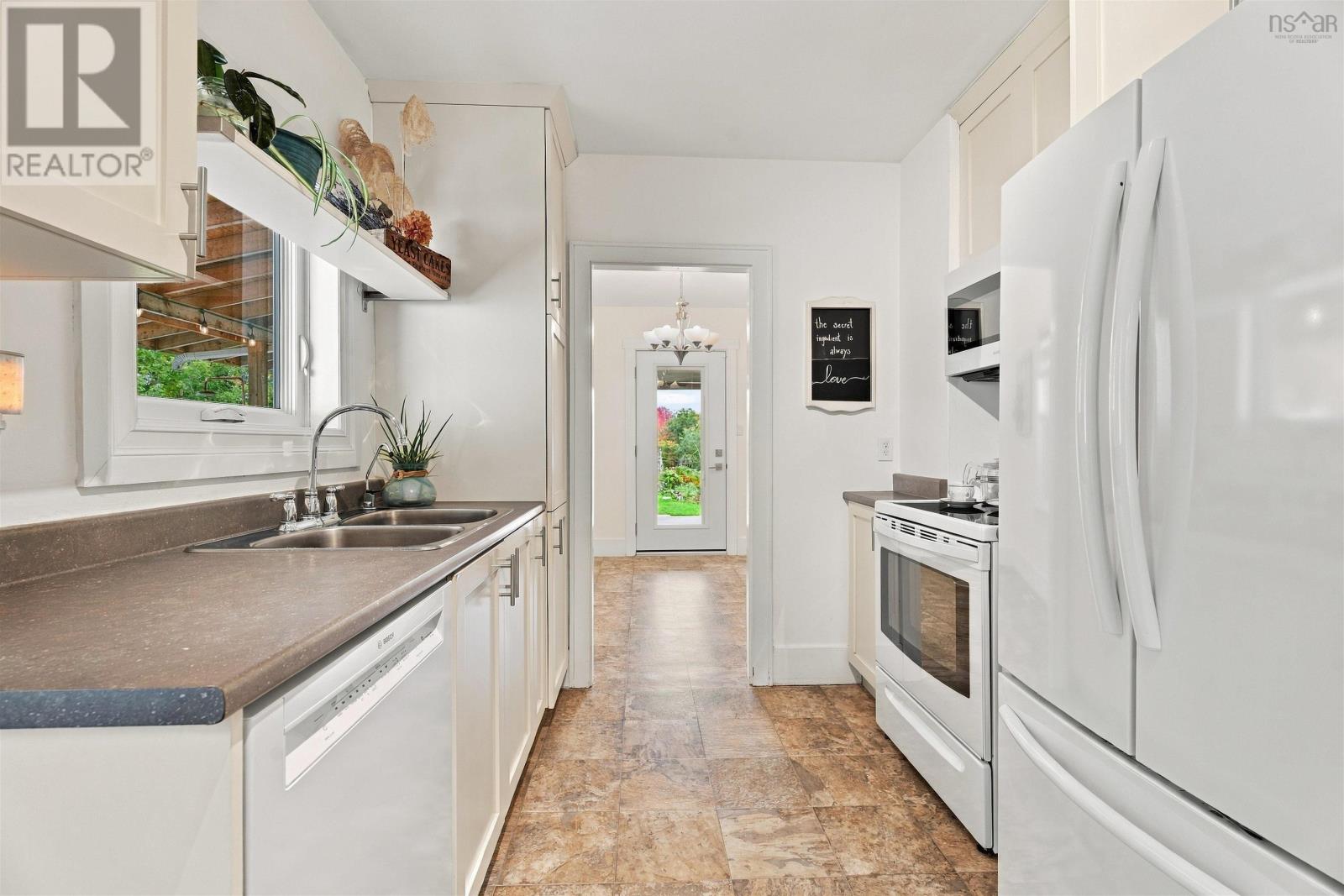 35 Riverside Lane Property Photo 12