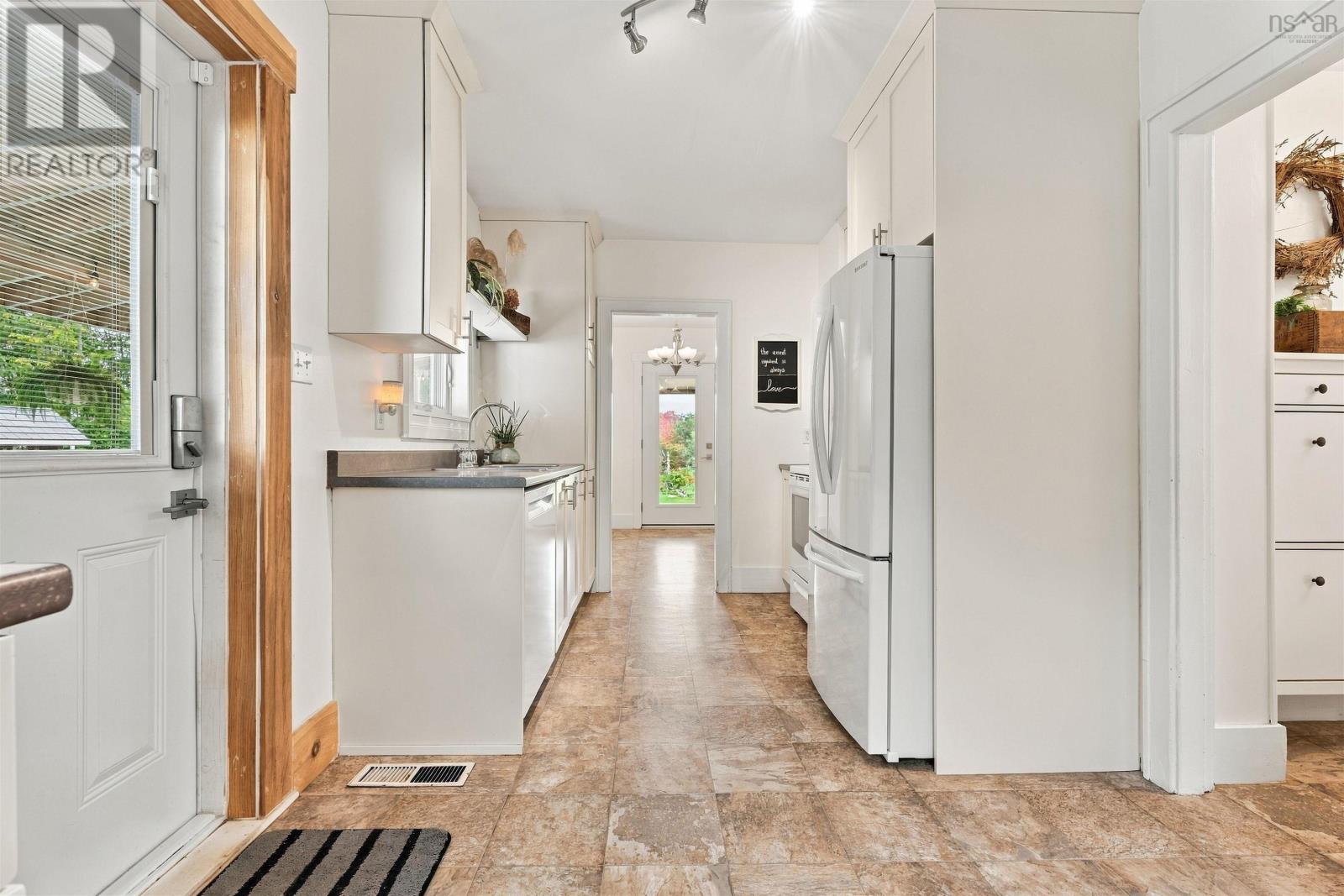 35 Riverside Lane Property Photo 13