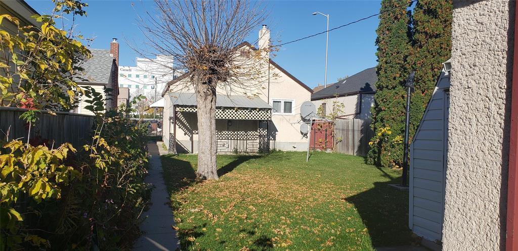 876 William Avenue Property Photo 4