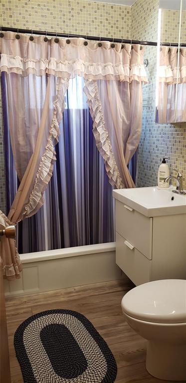 876 William Avenue Property Photo 12
