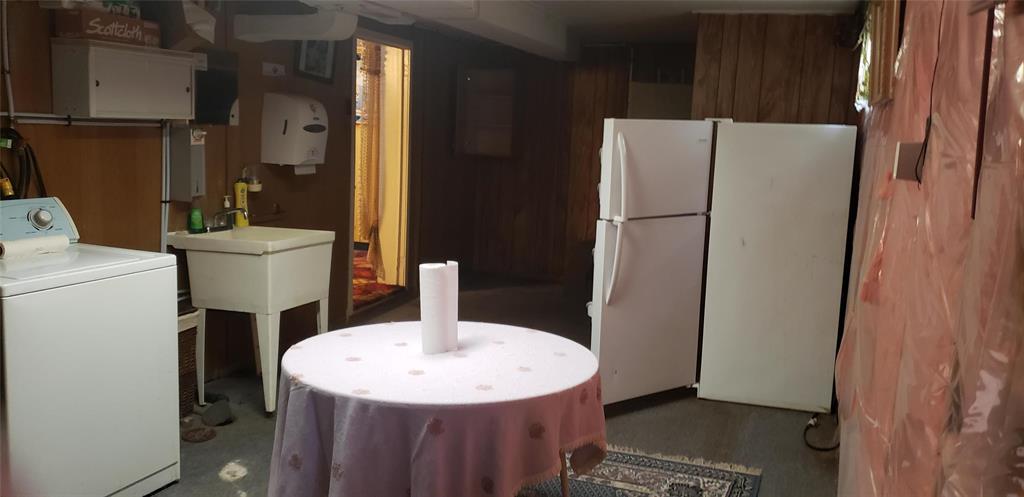 876 William Avenue Property Photo 18