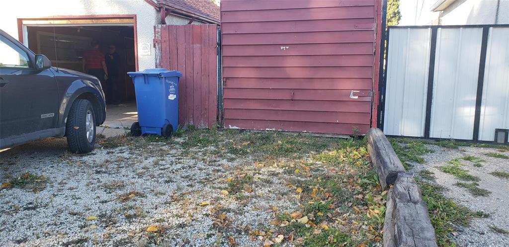 876 William Avenue Property Photo 21