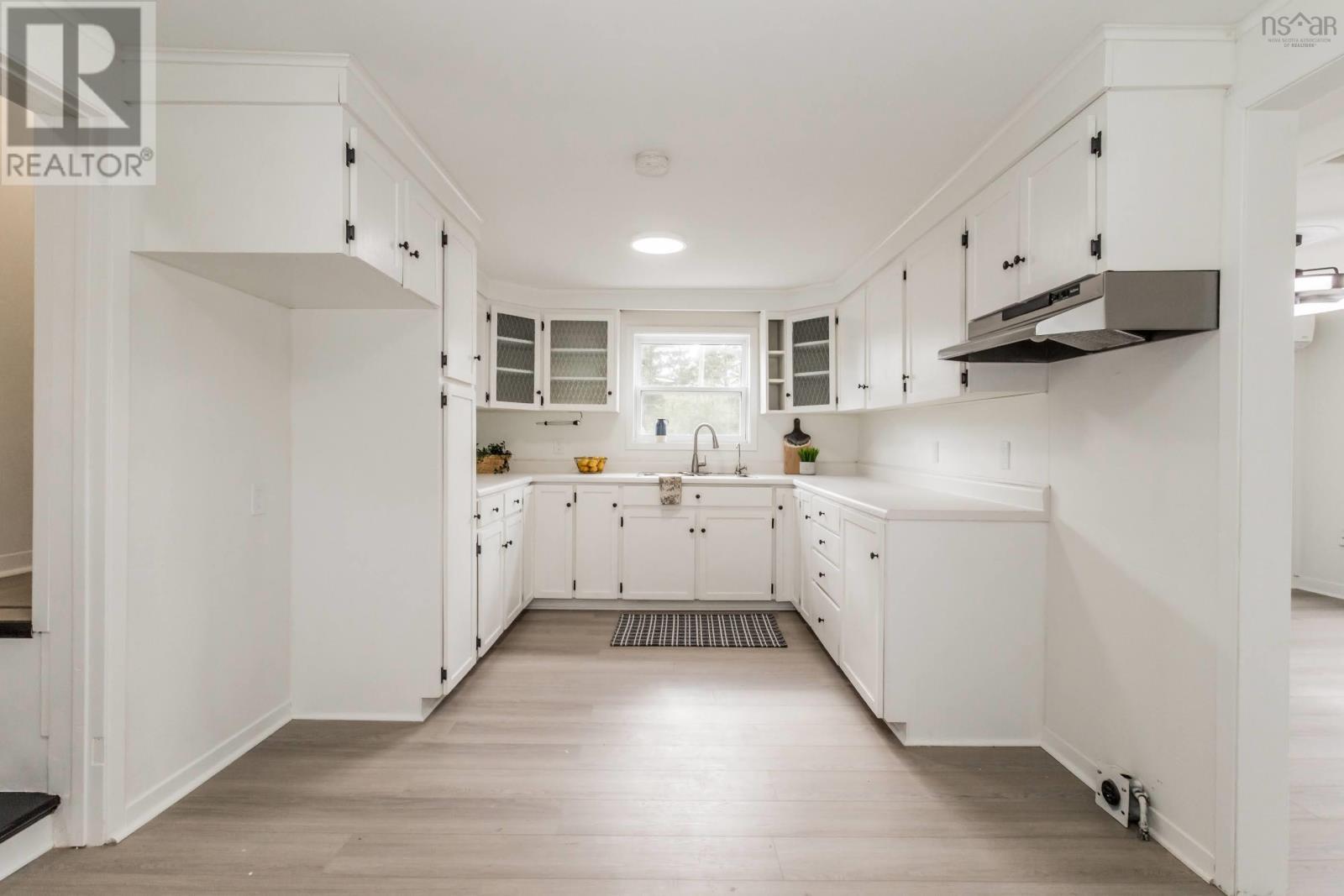 6 Eye Road Property Photo 12