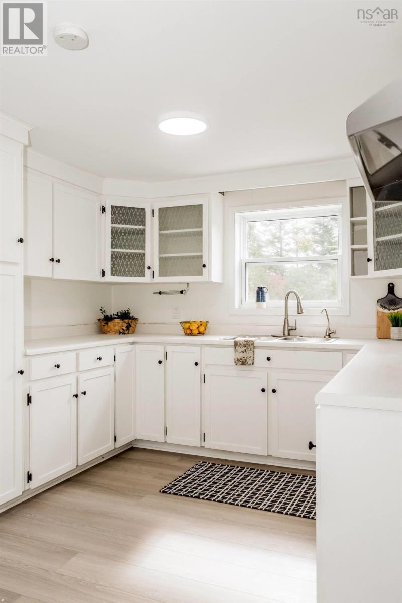 6 Eye Road Property Photo 15
