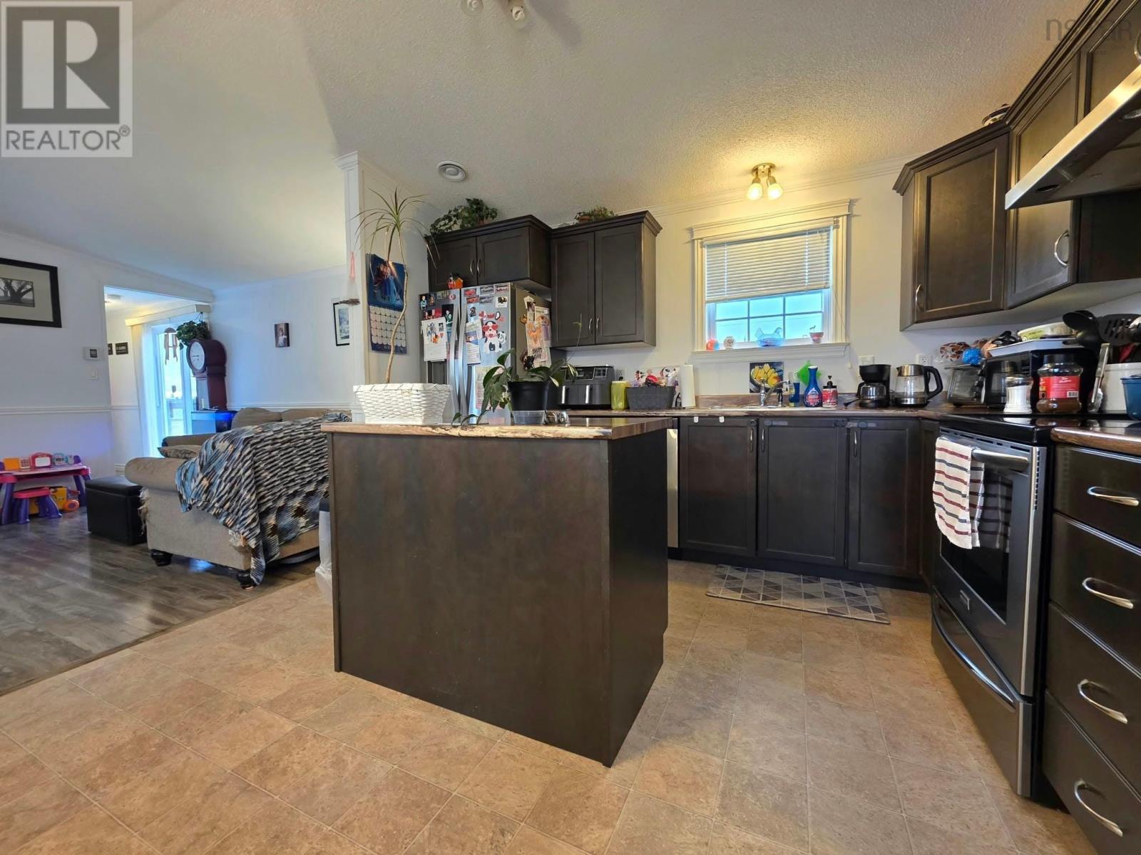 87 Dresden Way Property Photo 13