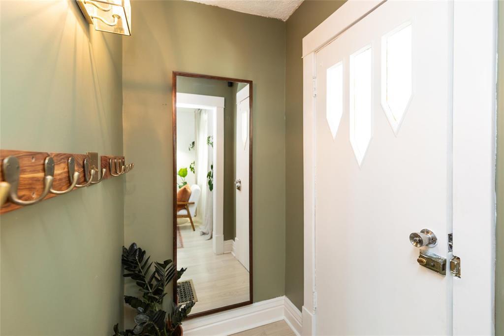 111 Bristol Avenue Property Photo 6