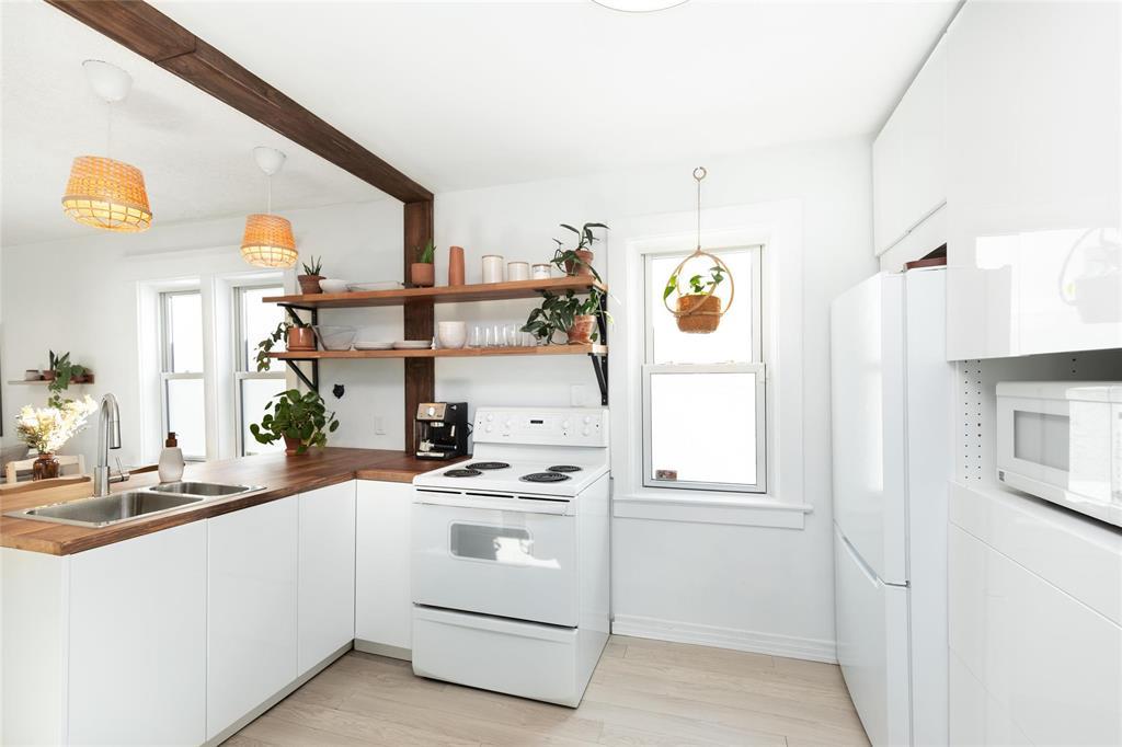 111 Bristol Avenue Property Photo 10