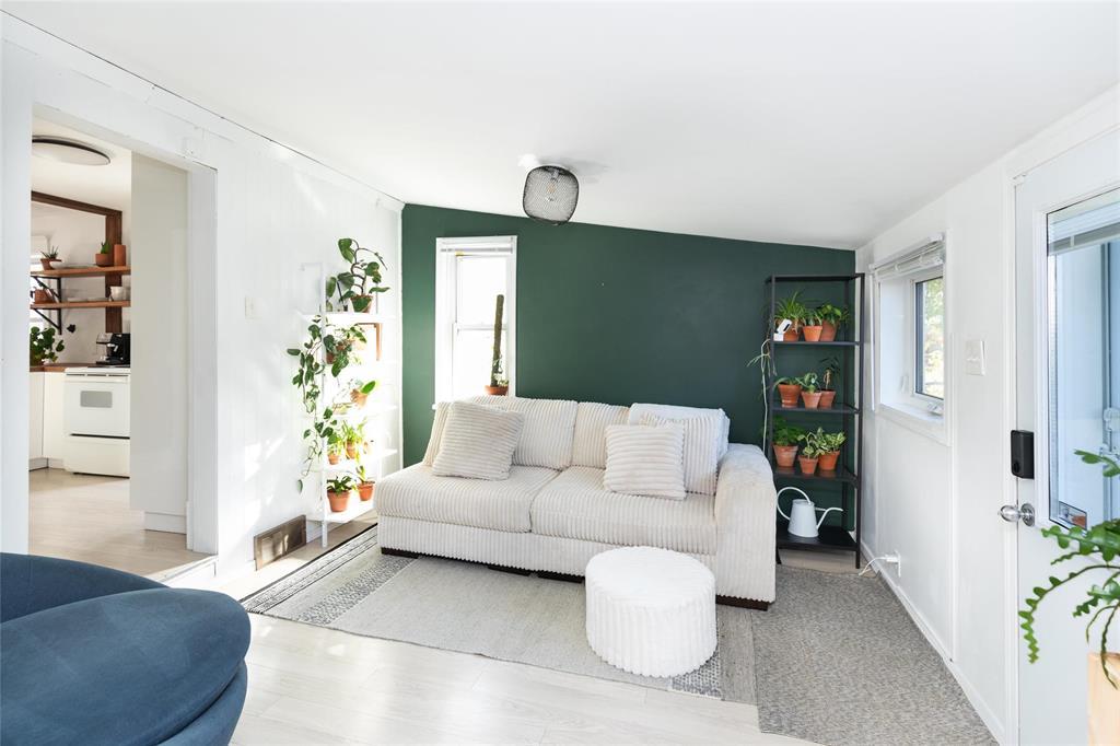 111 Bristol Avenue Property Photo 13