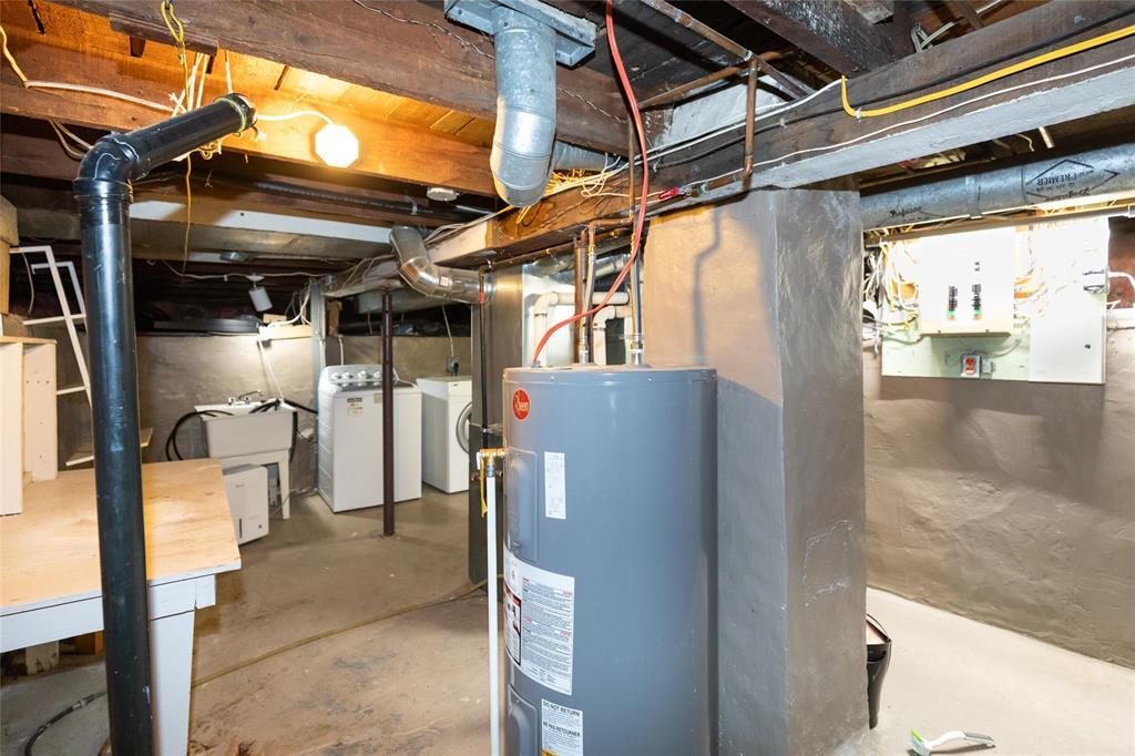 111 Bristol Avenue Property Photo 19