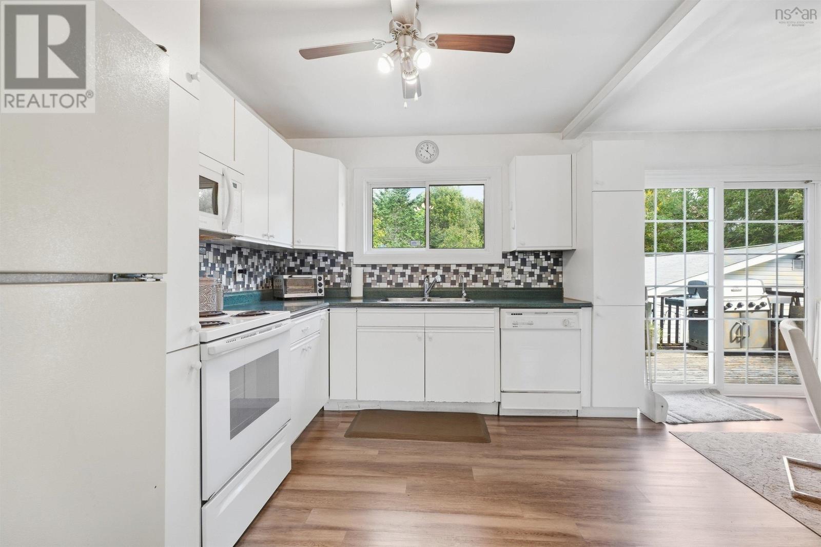 2093 Larry Uteck Boulevard Property Photo 10