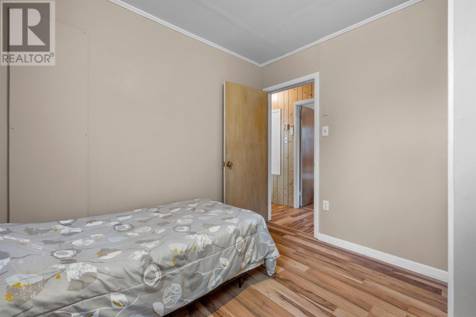 562 East Point Road Property Photo 16