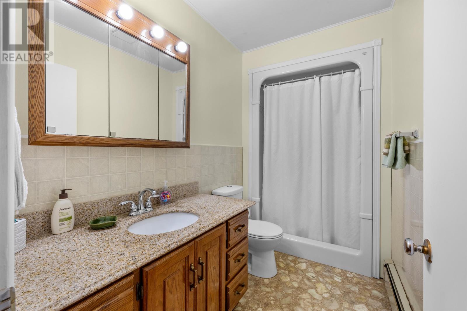 562 East Point Road Property Photo 19