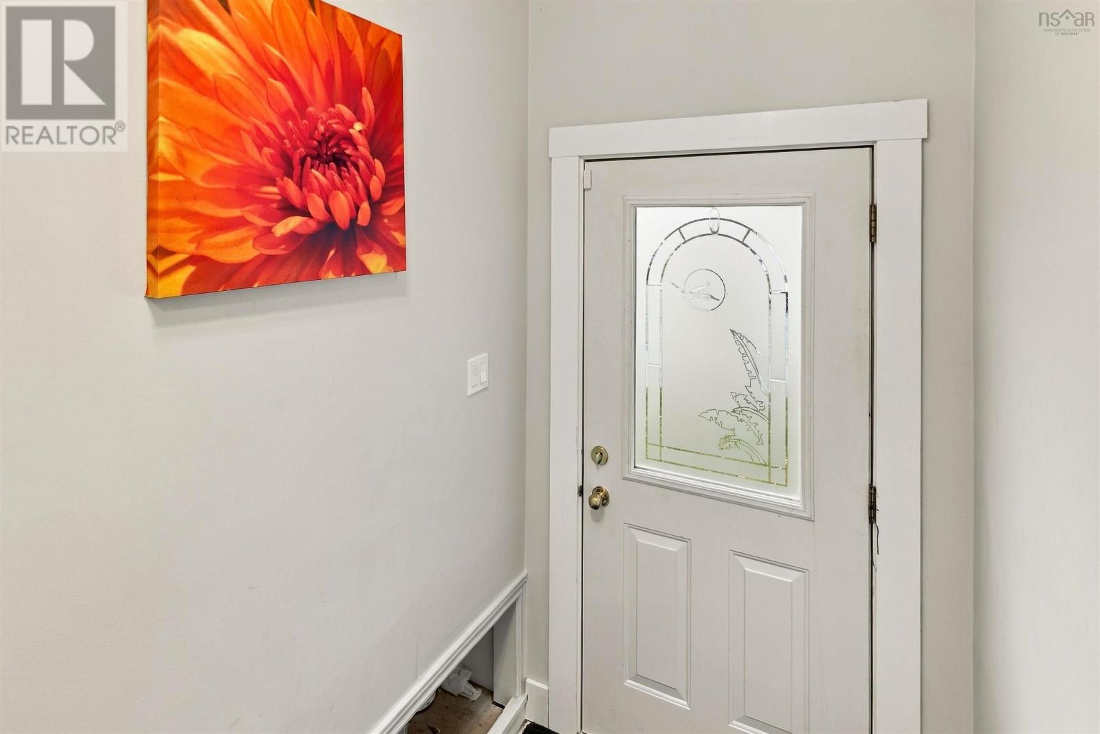 6 Sandra Crt Property Photo 5