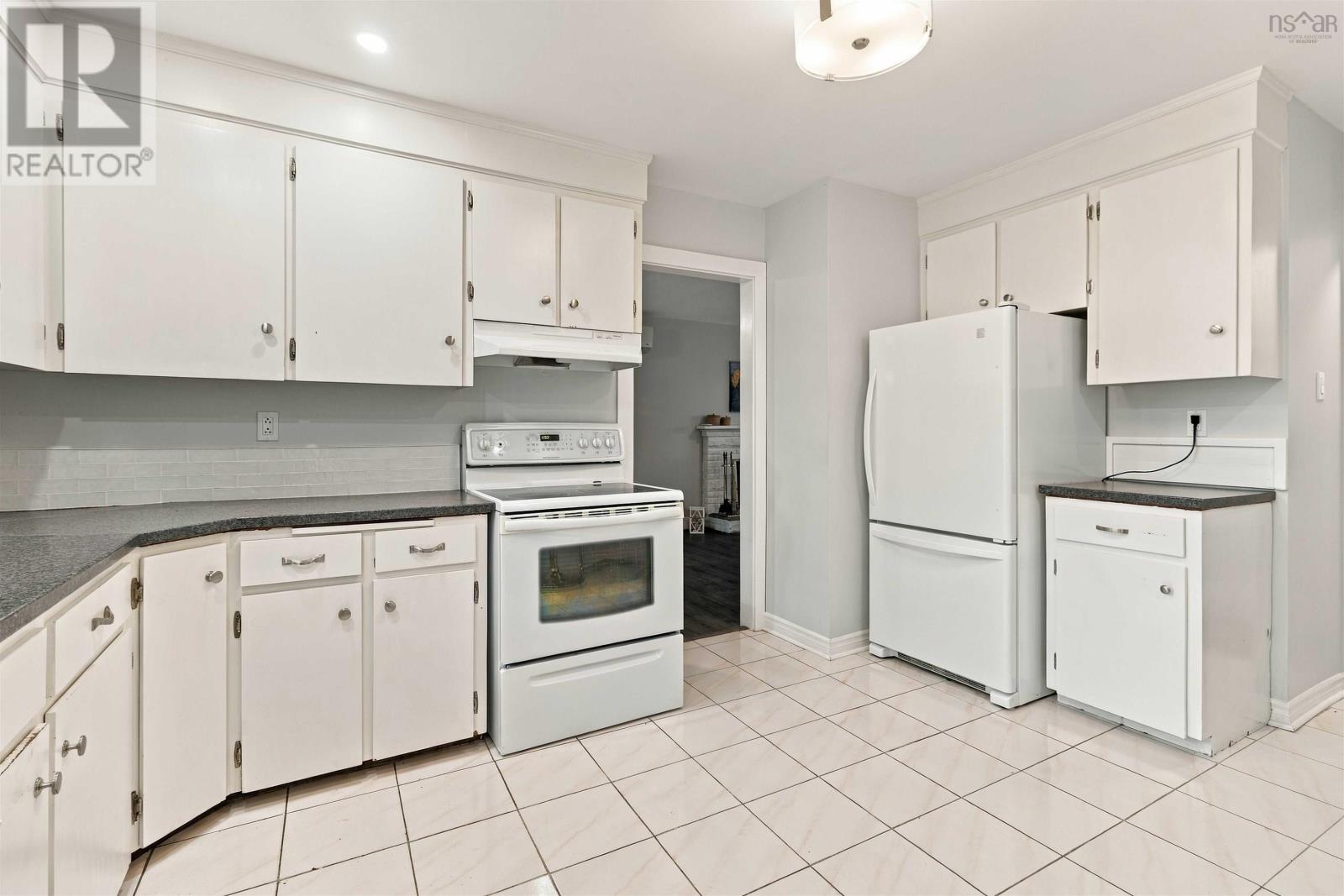 6 Sandra Crt Property Photo 16