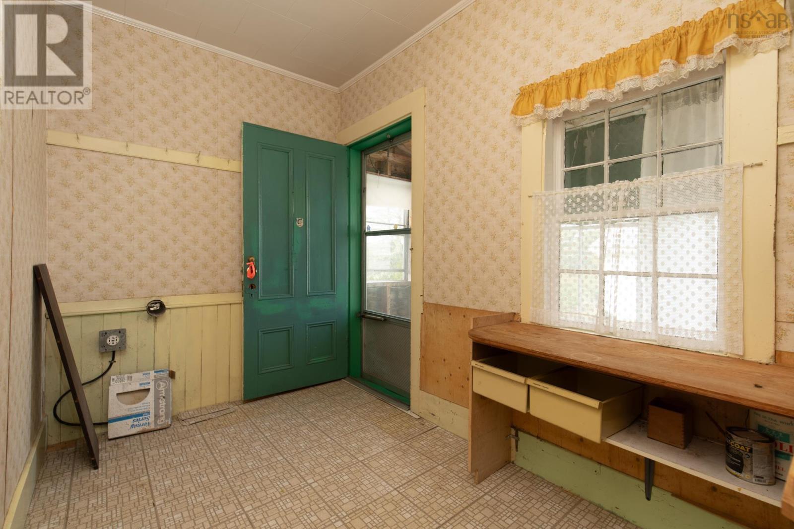 212 Highway 203 Property Photo 9