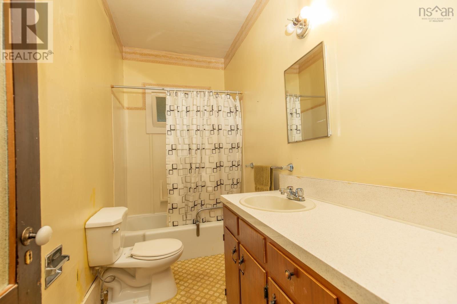 212 Highway 203 Property Photo 24
