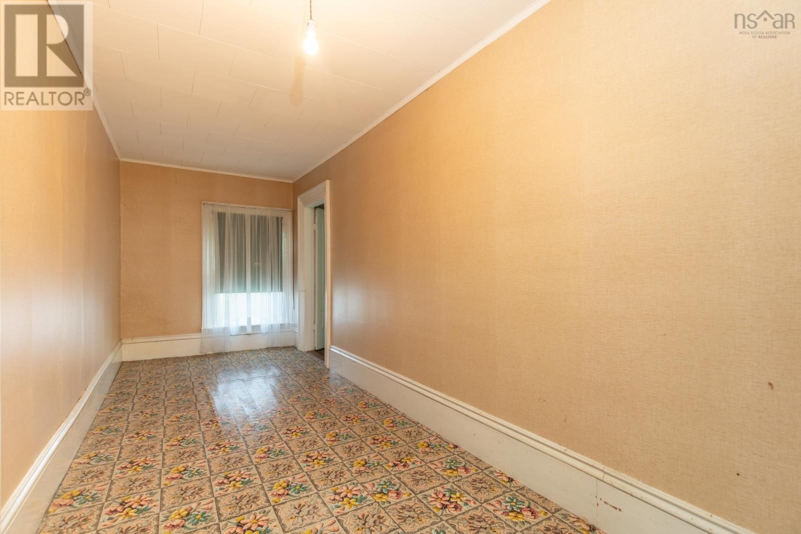 212 Highway 203 Property Photo 31