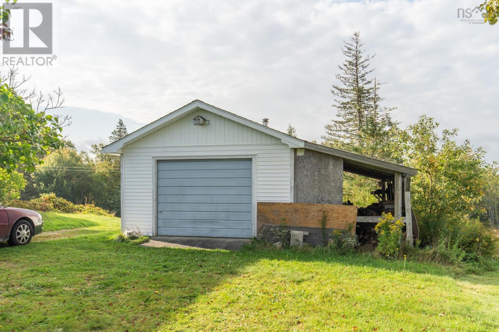 212 Highway 203 Property Photo 38