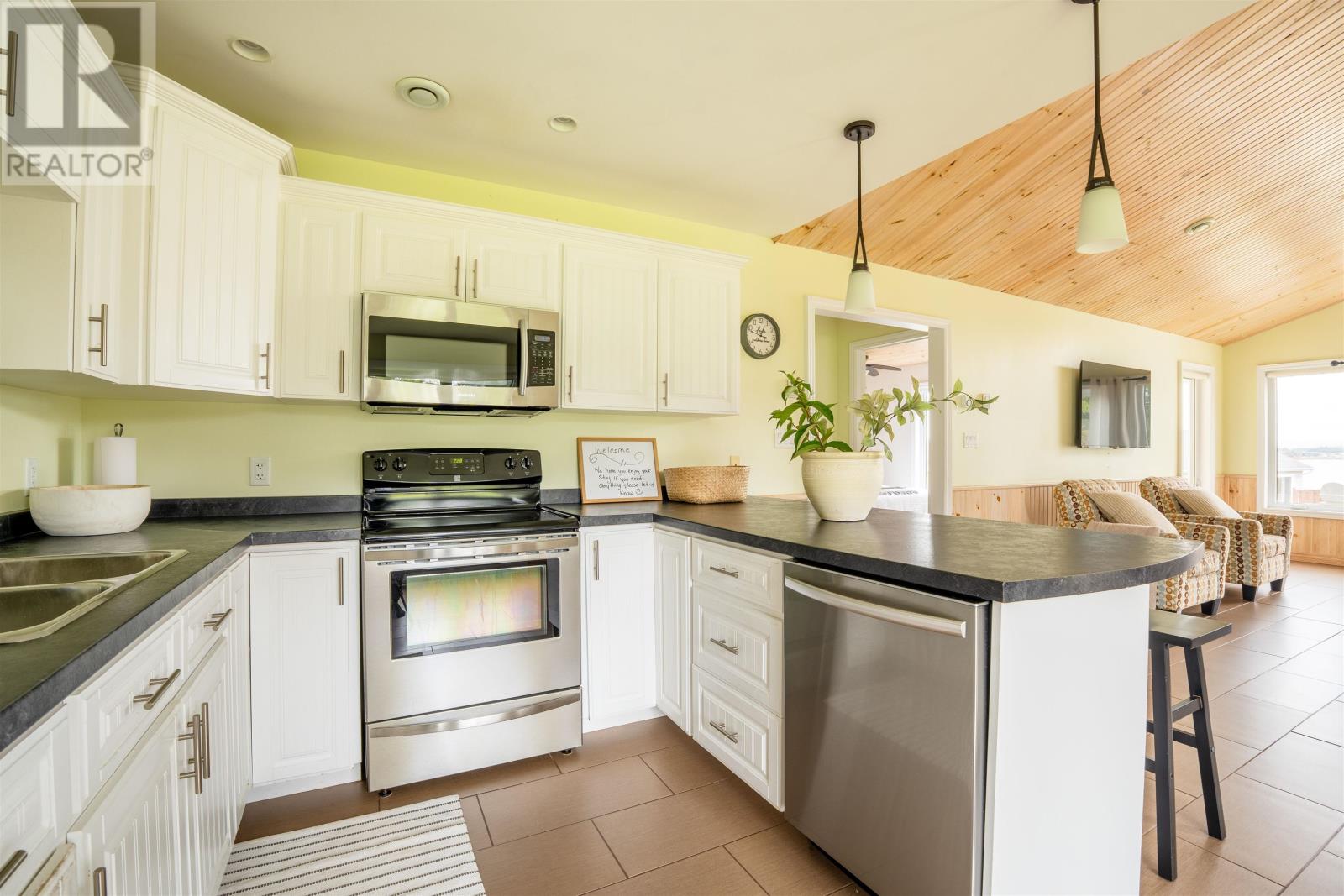 25 Burns Avenue Property Photo 17