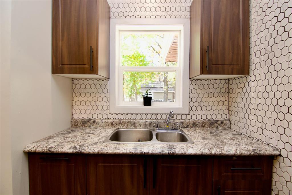 211 Saskatoon Drive Property Photo 9