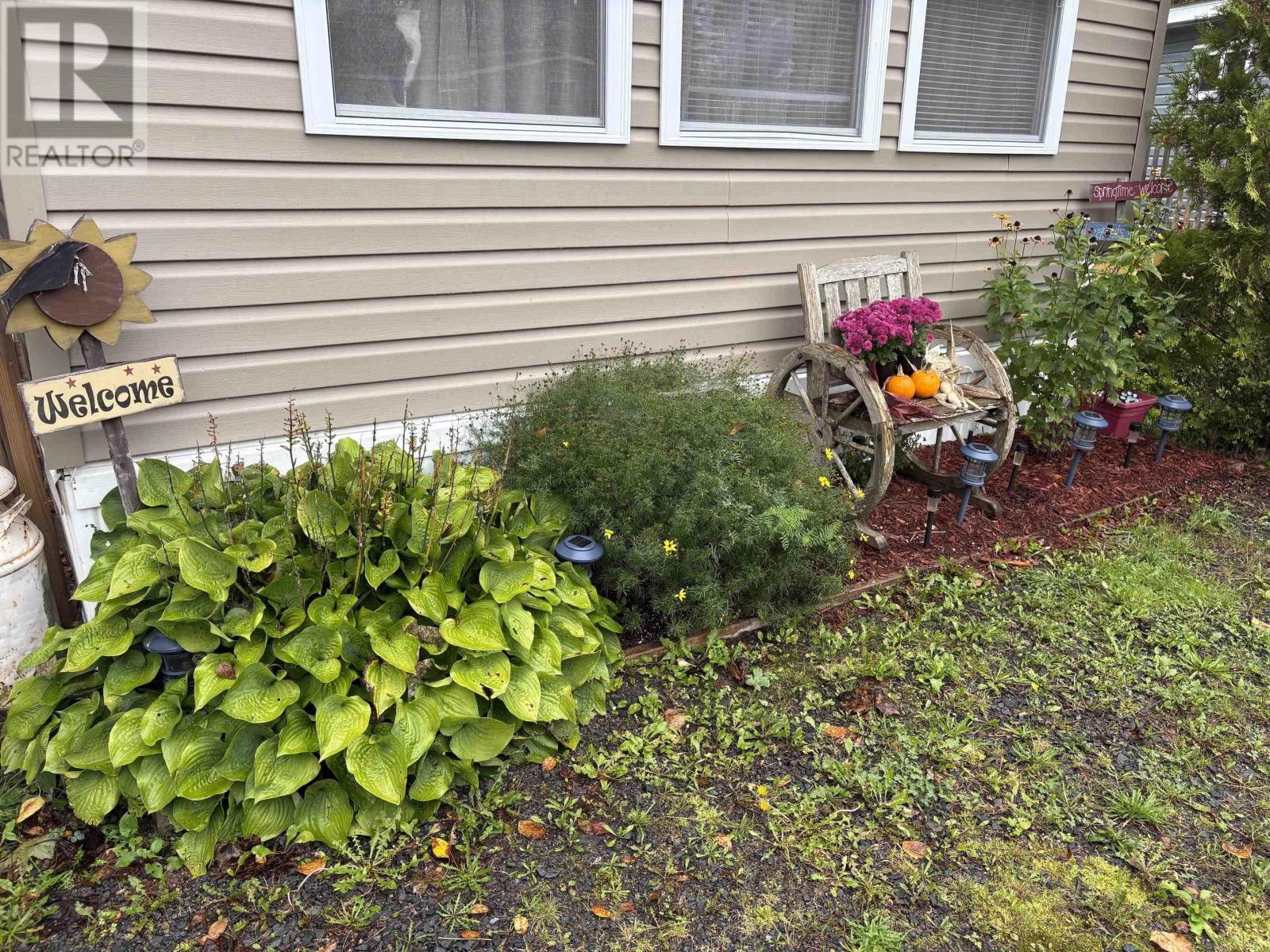 51 Shelby Crescent Property Photo 3