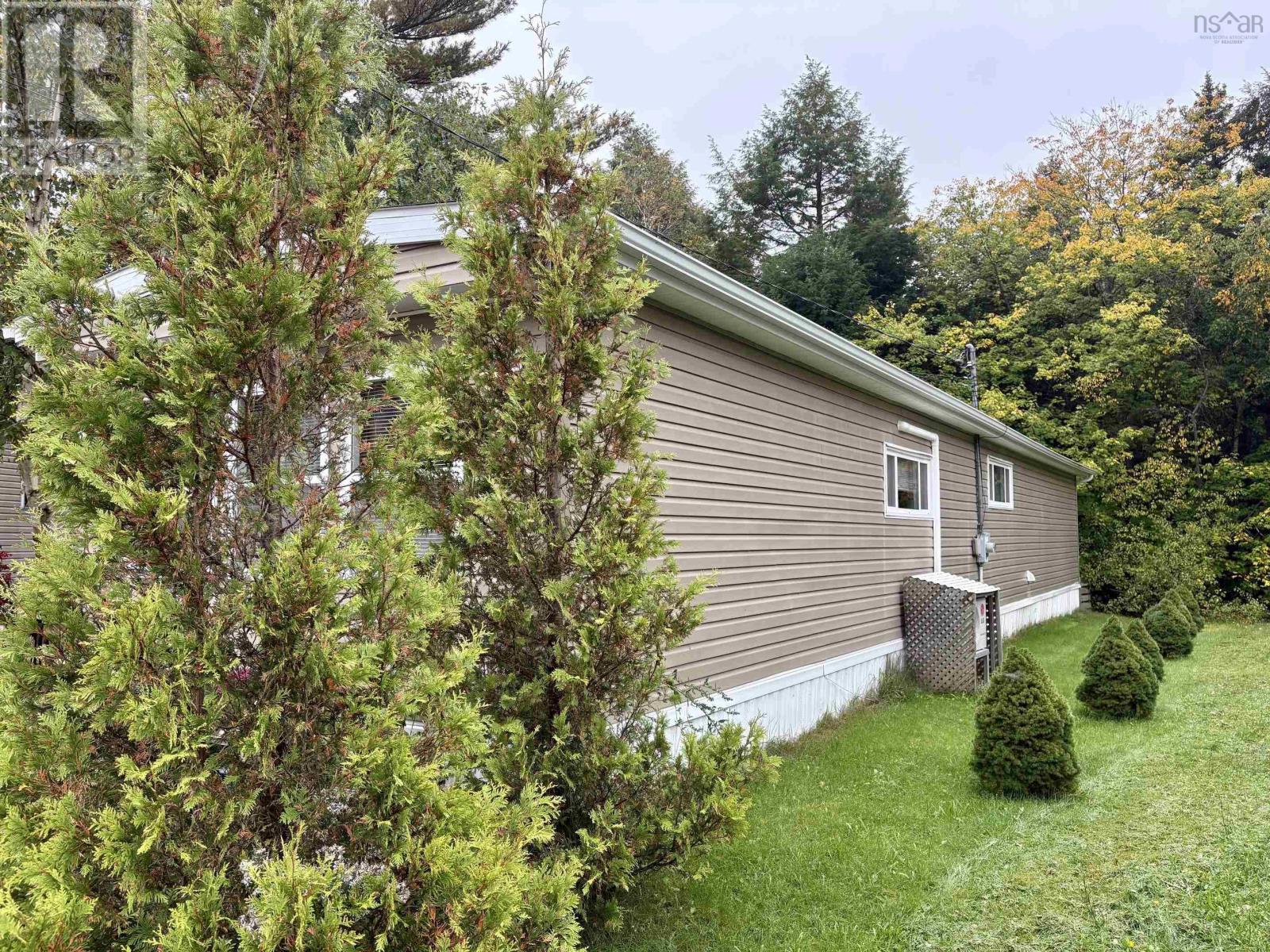 51 Shelby Crescent Property Photo 4