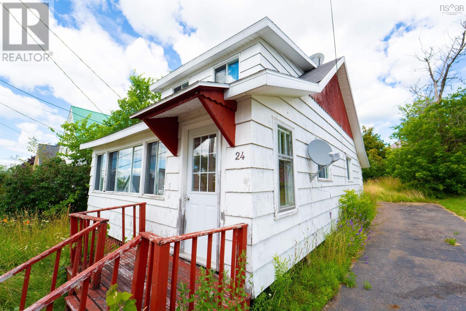 24 Pleasant Street Property Photo 3