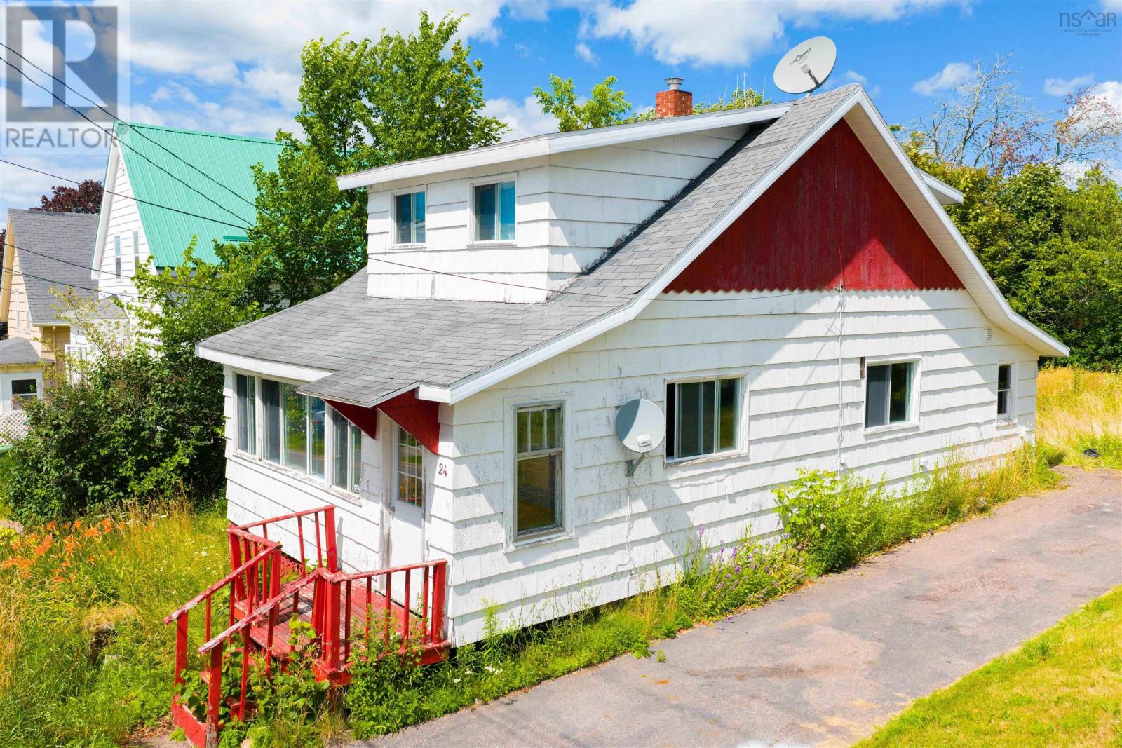 24 Pleasant Street Property Photo 4