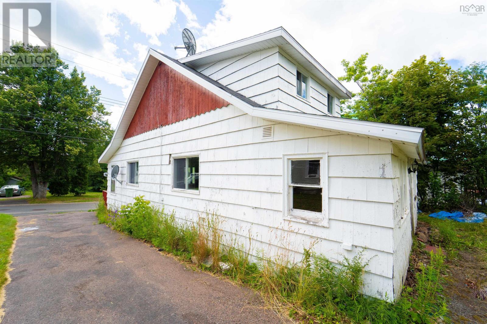 24 Pleasant Street Property Photo 5