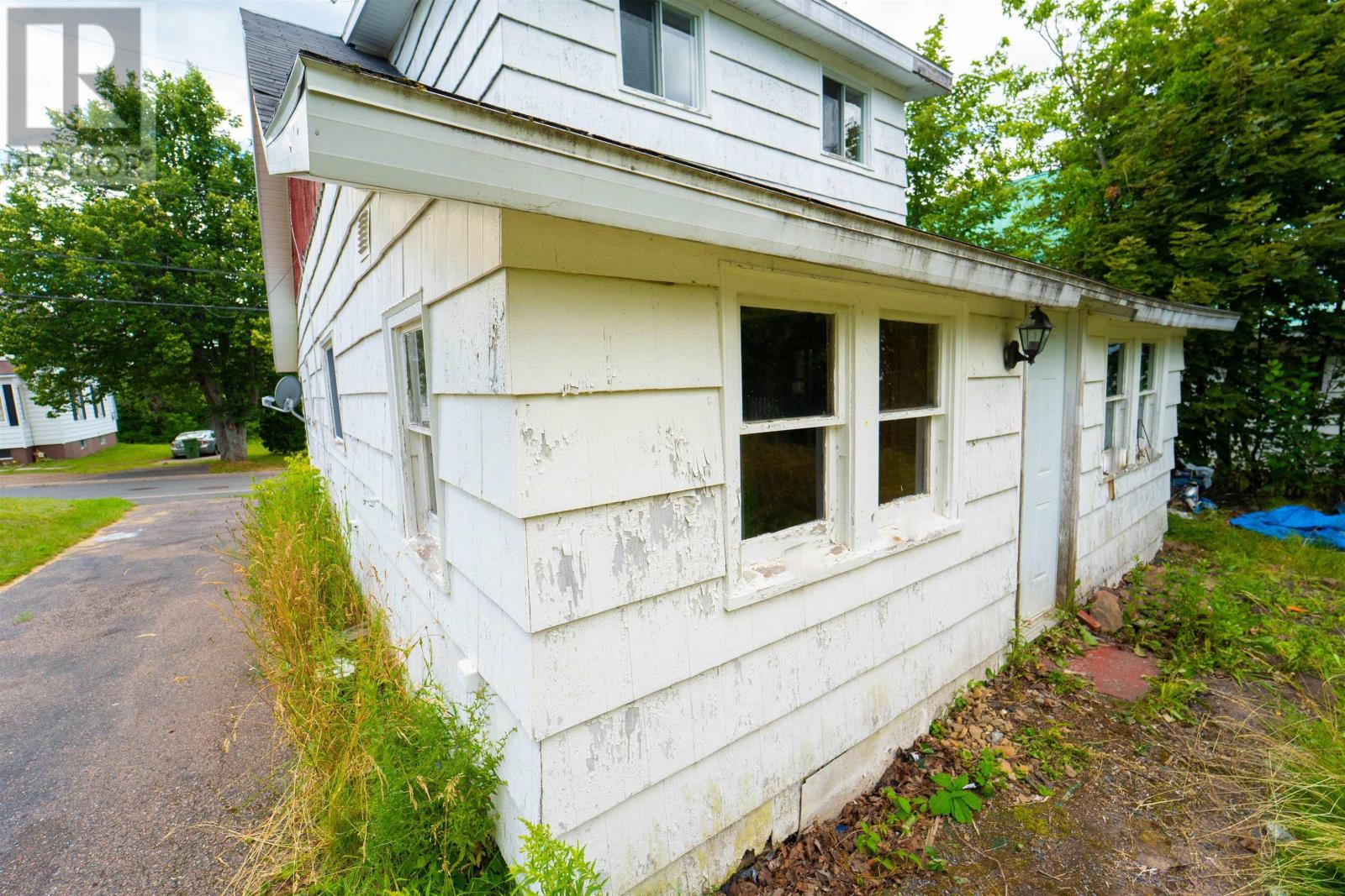 24 Pleasant Street Property Photo 8