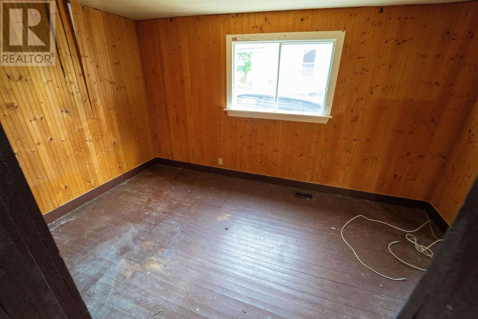 24 Pleasant Street Property Photo 16