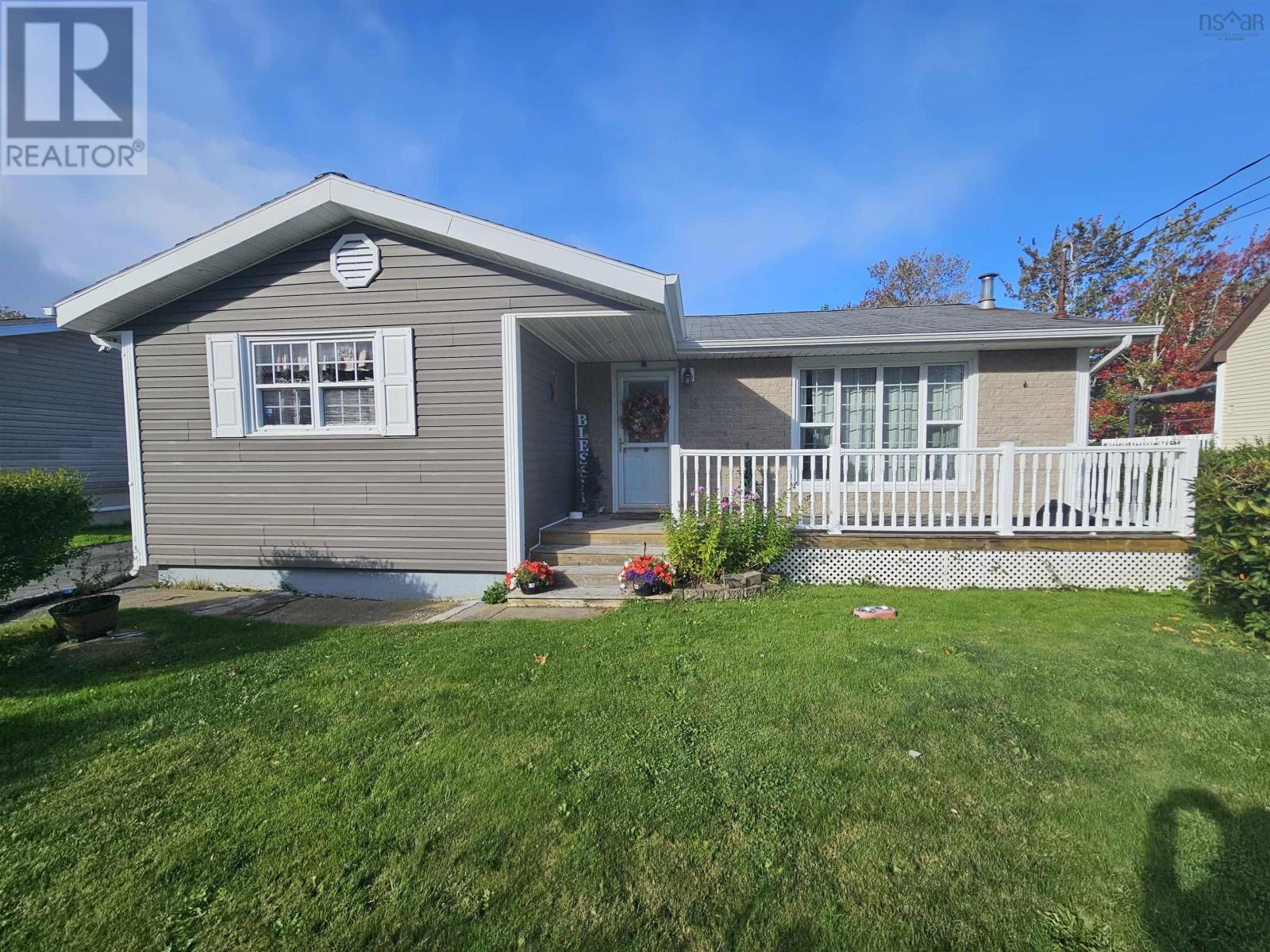 8 Stacey Avenue Property Photo 2