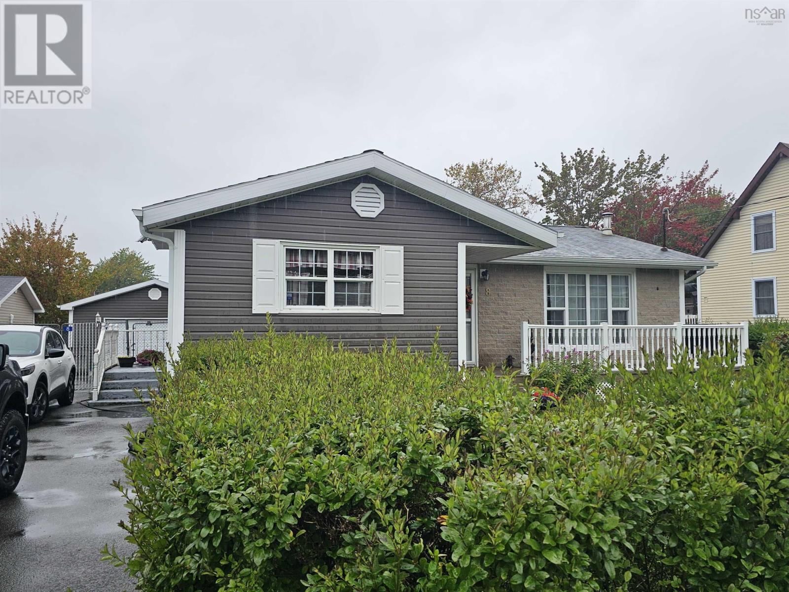 8 Stacey Avenue Property Photo 7
