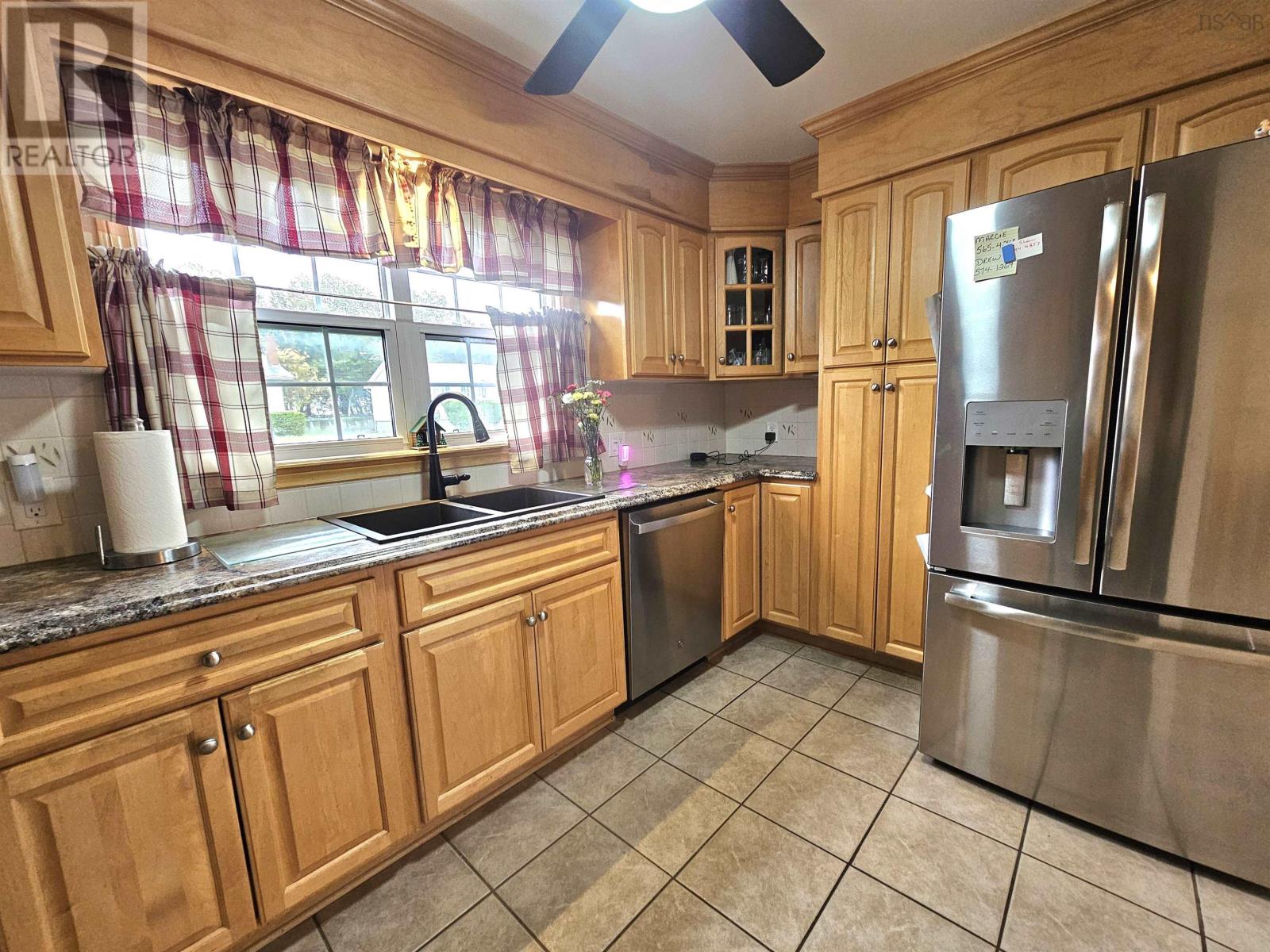 8 Stacey Avenue Property Photo 10
