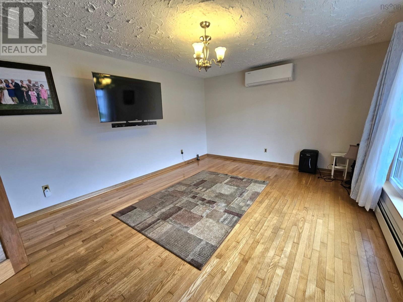 8 Stacey Avenue Property Photo 12