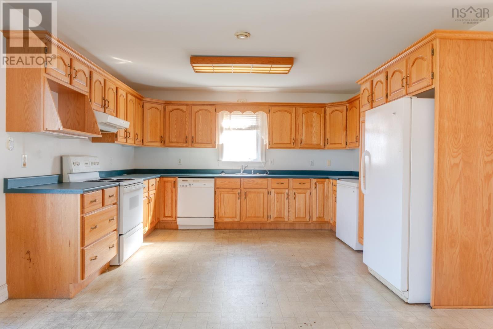 30 Lancaster Drive Property Photo 3