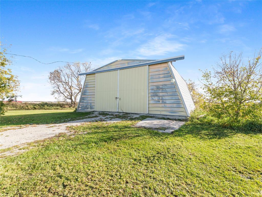 43018 80 Road N Property Photo 5
